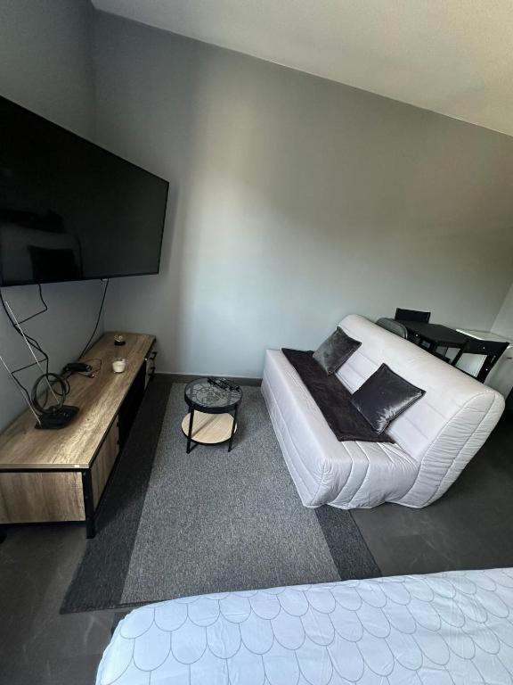 Studio Jaccuzzi A 2 Min Davignon Les Angles  Экстерьер фото